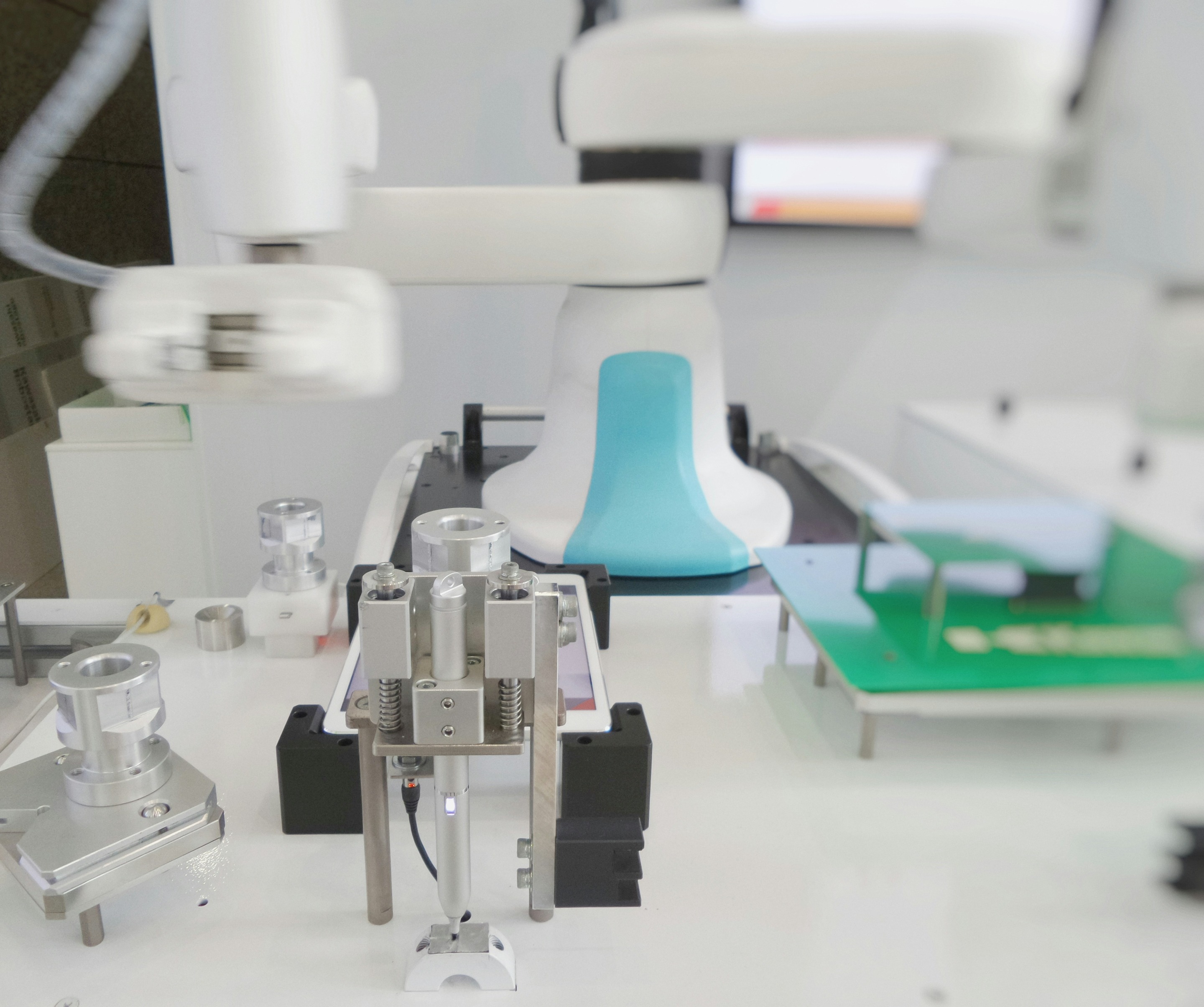 Contact - technological solutions